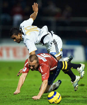 Wilton Figueiredo trycker ner Anders Prytz