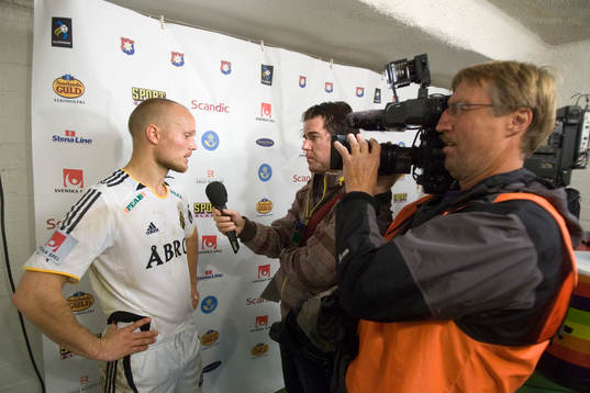 Nicklas Carlsson. Media, press, tv, reporter