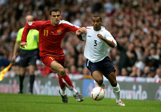 Ashley Cole, England och Ilcho Naumoski, Makedonien