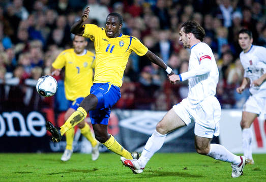 Henok Goitom, Sverige provar på att anfalla