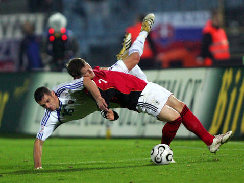 Peter Petras, Slovakien och Bastian Schweinsteiger, Tyskland