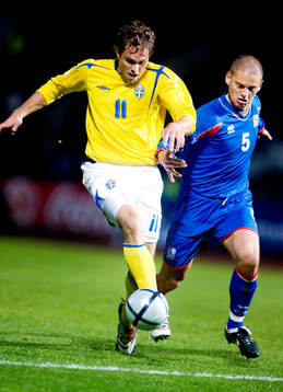 Johan Elmander, Sverige och Ivar Ingimarsson, Island