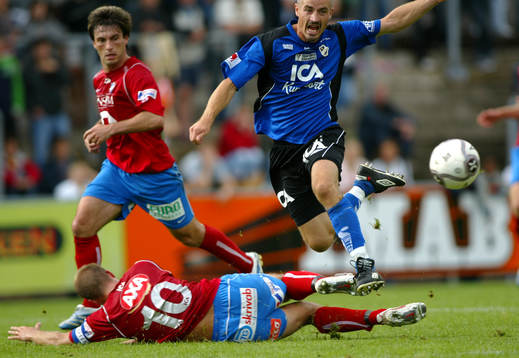 Marco Da Silva, Öster, glider framför Magnus Arvidsson,