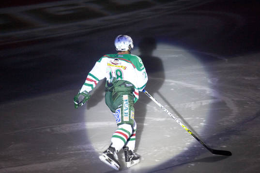 Patrik Zackrisson. Entré, spelarpresentation