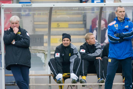 Reine Almqvist, tränare, Häcken. Spelare på bänken