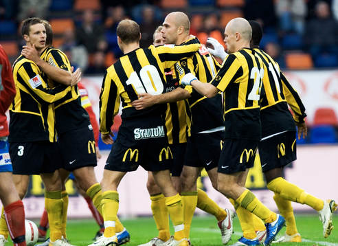 Straff, Teddy Lucic har gett Häcken ledningen
