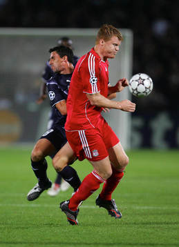 Alejandro Alonso, Bordeaux och John Arne Riise, Liverpool