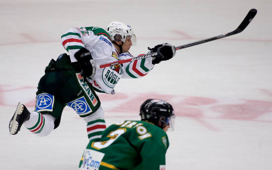 Mattias Carlsson laddar