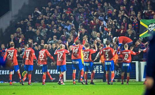 HIF-fansen hyllar sina hjältar