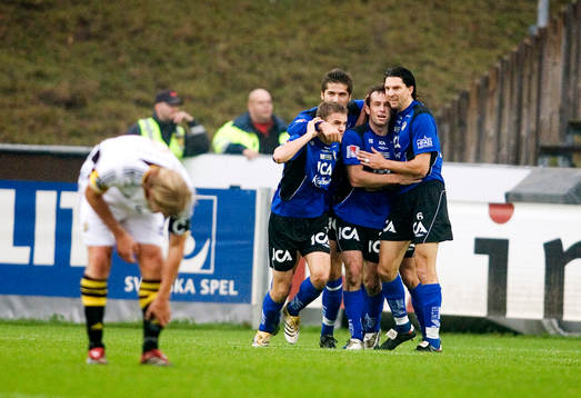 Hasse Mattisson, Halmstad gjord 1-0, jubel. Depp av AIK