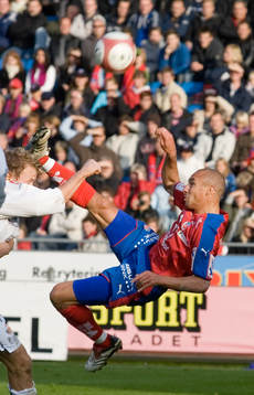 Henrik "Henke" Larsson cykelsparkar