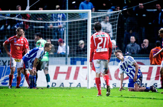 Tungspelad fotboll på Gamla Ullevi