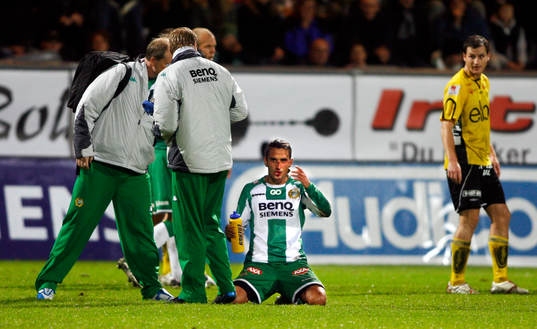Erkan Zengin, Hammarby, bröt näsan i en närkamp med Jon