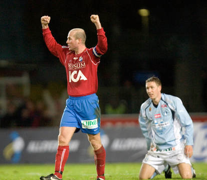 MFF, Marcus Pode, på knä, Öster och Peter Wibrån