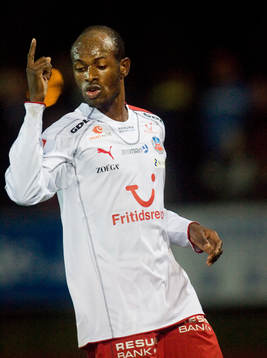 Luton Shelton, Helsingborg, gjorde 2-1 målet, jubel