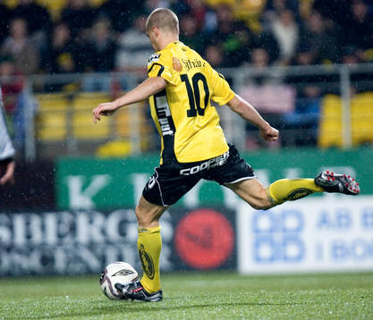 Straff, Samuel Holmén klipper till och missar, men slår