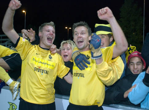 Bläddra bland fler bilder av Fotboll