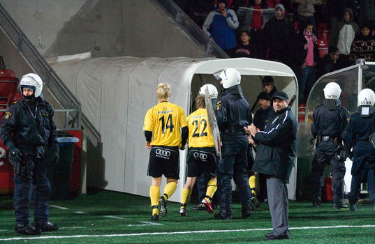 Spelarna lämnar planen
