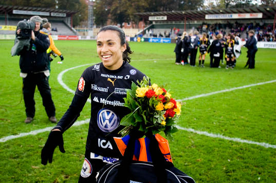 Umeå är svenska mästare. Martha Da Silva, Umeå, glad