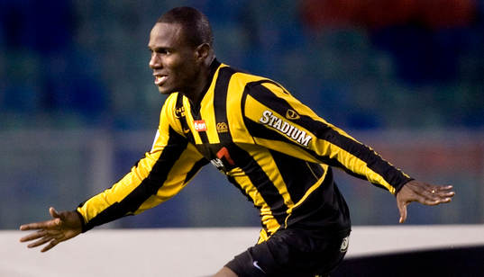 Robert Mambo-Mumba, Häcken (Jubel)