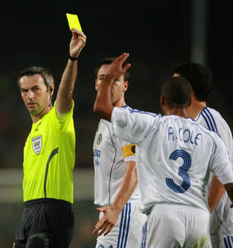 Ashley Cole, Chelsea får sitt andra (?) gula kort (Varning)