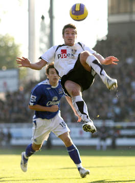 Frank Queudrue, Fulham och Simon Davies, Everton