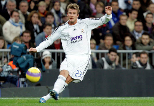 David Beckham, Real Madrid, lägger en frispark