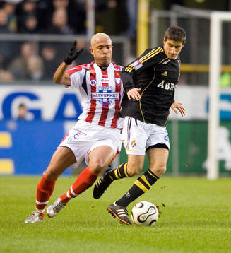 Junior, Malmö och Gabriel Özkan, AIK