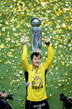 Guldjubel, Daniel Mobaeck med Lennart Johanssons pokal.