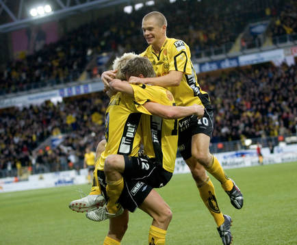1-0, guldjubel Mathias Svensson och Joakim Sjöhage. och