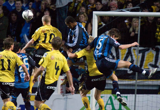 Samuel Holmén, Elfsborg vinner nickduell mot Jones Kusi