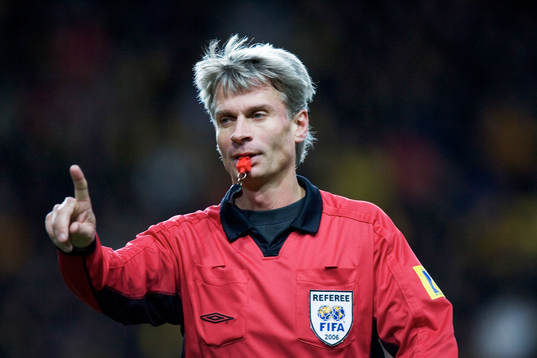 Peter Fröjdfeldt, domare, pipa