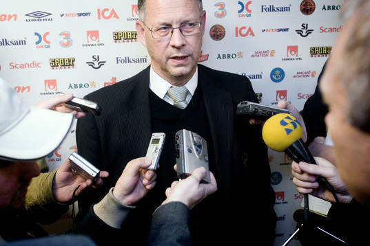 Lars Lagerbäck, Förbundskapten Sverige frågas ut av media