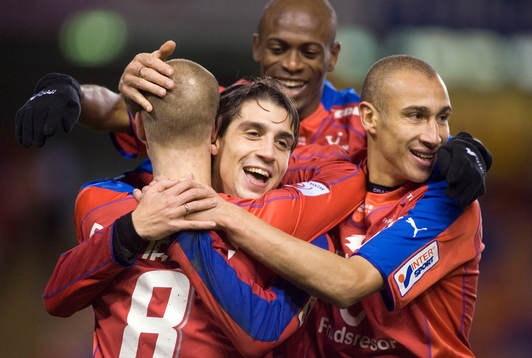 Babis Stefanidis, Helsingborg gratuleras av Luton Shelton