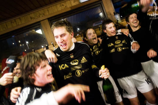 Brommapojkarna, jubel. Klara för allsvenskan