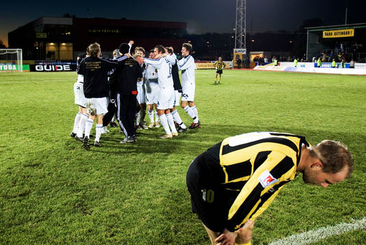 Brommapojkarna, jubel, klara för allsvenskan. Häcken, depp