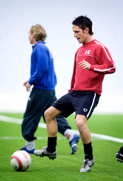 Fotboll, Framtidsfajten