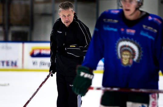 Per Bäckman, ny tränare i Frölunda på första träningen