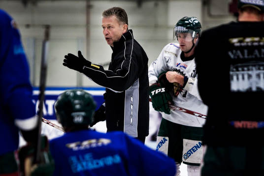 Per Bäckman, ny tränare i Frölunda på första träningen