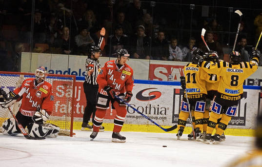3 - 1 till Skellefteå och Mif-spelarna deppar. Jubel, depp