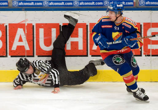 Peter Sundqvist, linjedomare och Morten Ask, Djurgården