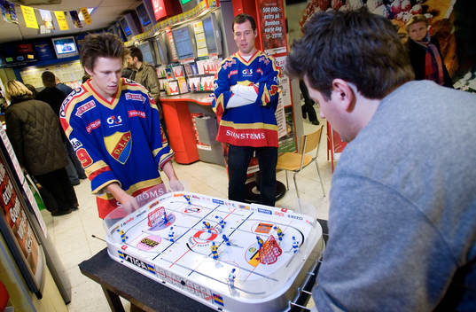 Oddset fyller 20 år. Jonas Liwing och Martin Lindman,