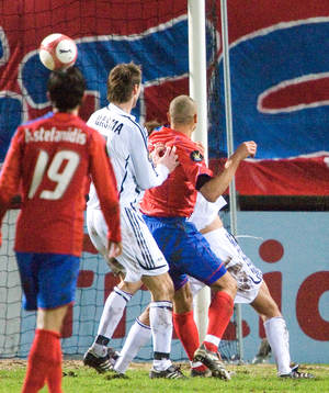 2-1, Henrik "Henke" Larsson