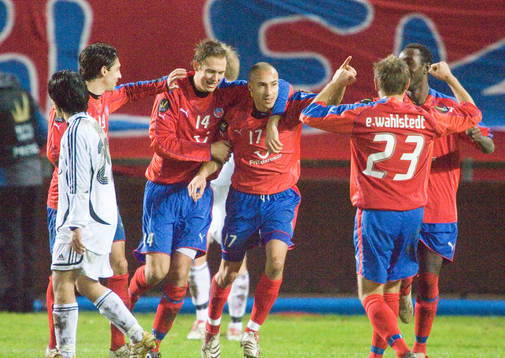 2-1, Henrik "Henke" Larsson