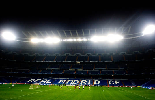 Fotboll, Lyon tränar på Santiago Bernabeu stadion i