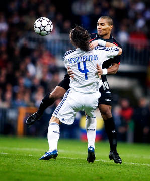 Sergio Ramos, Real Madrid och Florent Malouda, Lyon