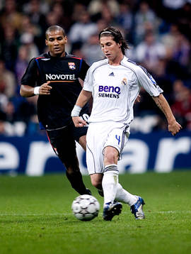 Sergio Ramos, Real Madrid och Florent Malouda, Lyon