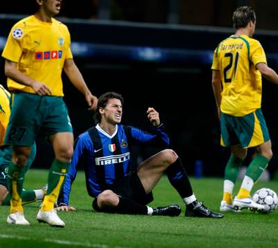 Zlatan Ibrahimovic, Inter fälls av Pontus Farnerud,