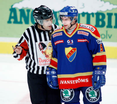 Domare Thomas Andersson och Jimmie Ölvestad, DIF