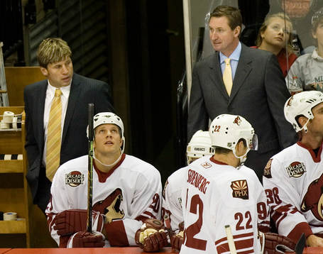 Ulf Samuelsson, assisterande tränare och Wayne Gretzky,